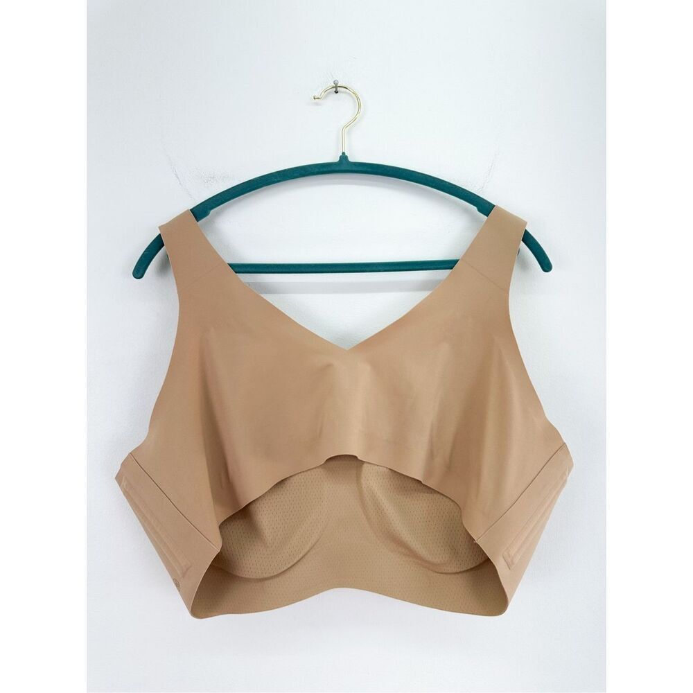 Honeylove Women’s Softform Bra in the Color Sand Nude - Picture 3 of 11